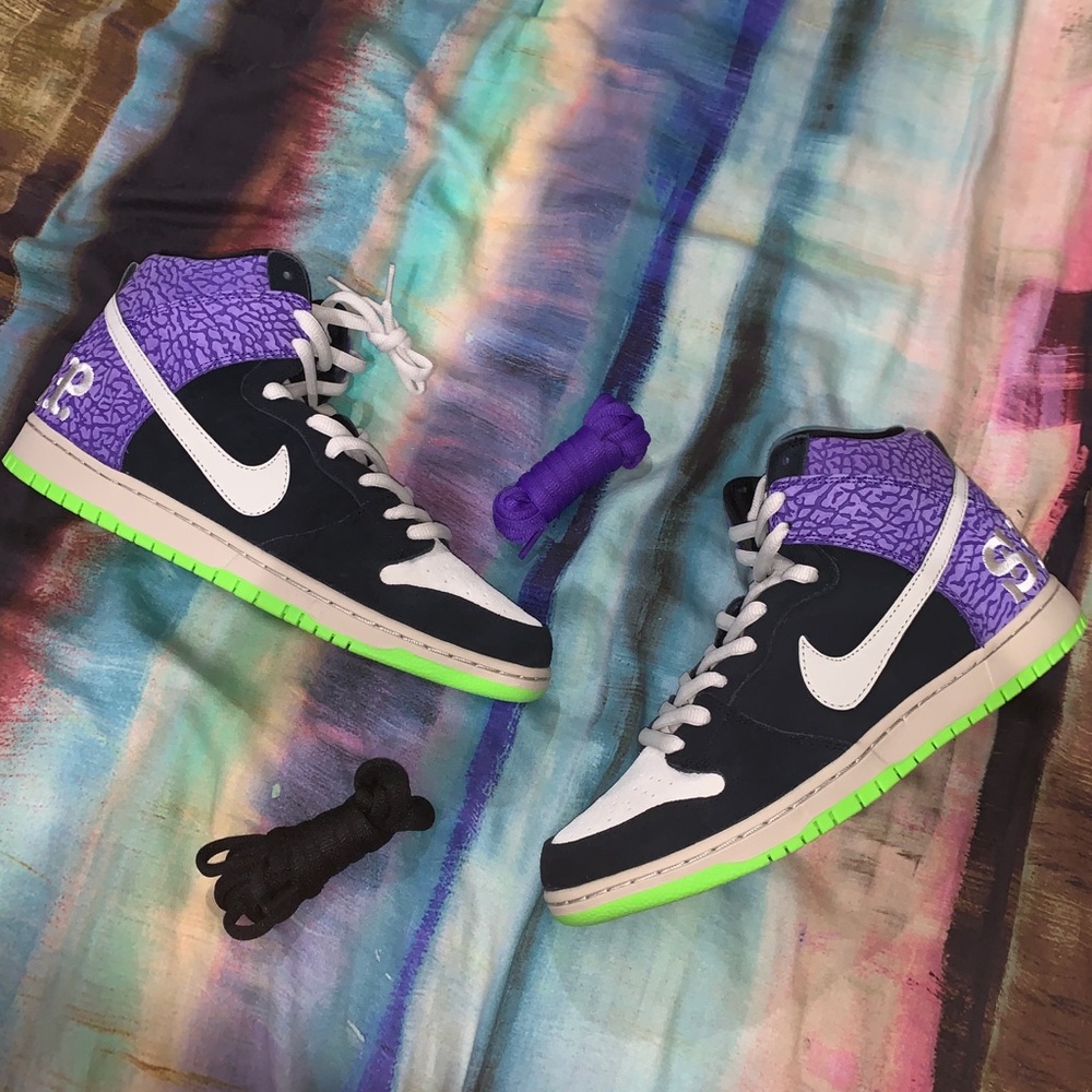 Nike SB Dunk High “Send Help”